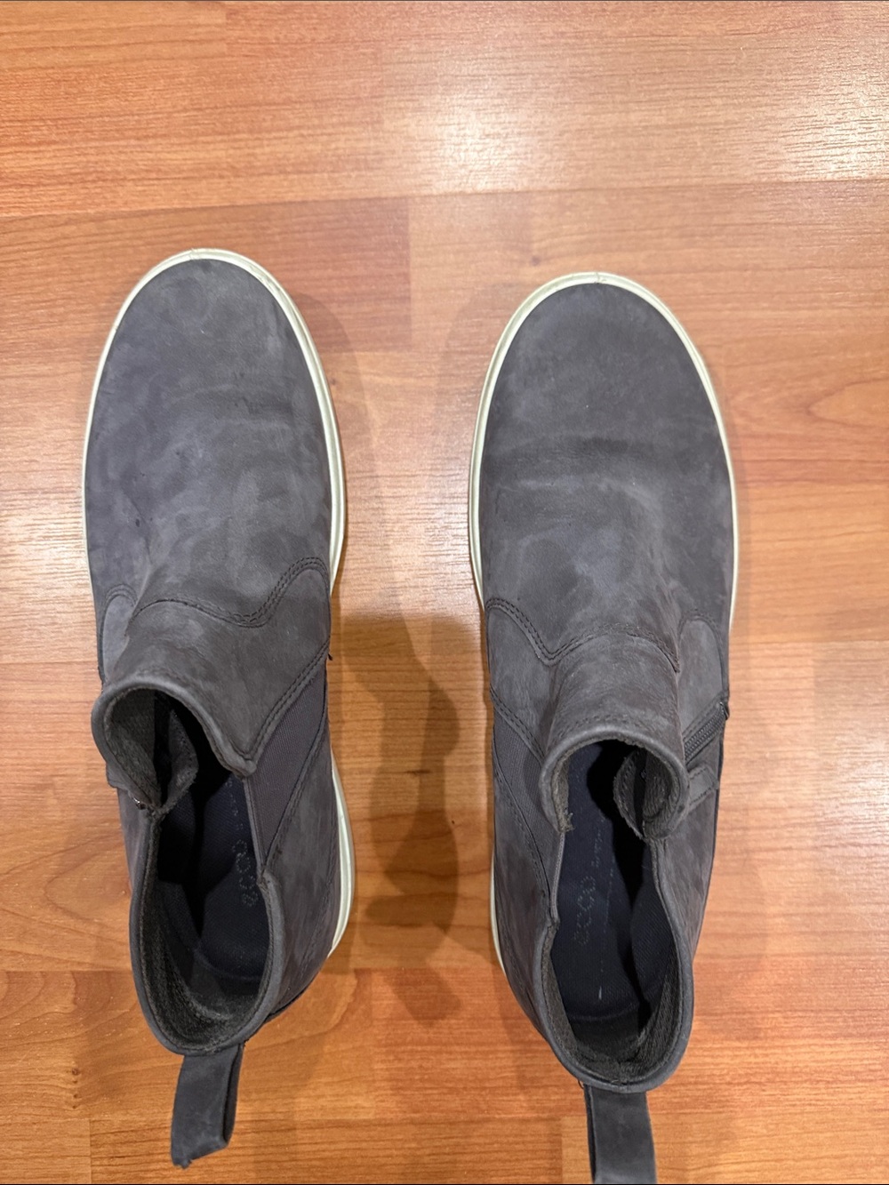 Ecco Women's Chukka Boots in Dark Brown with Cream Sole - Picture 2 of 7